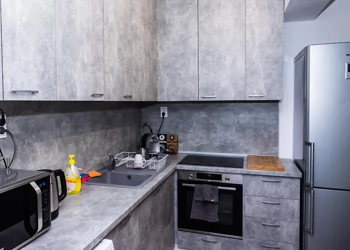 Luxure Apart Alex アパート